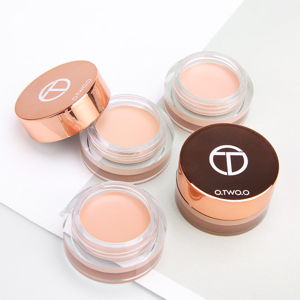 Konzentrierender, wasserfester Concealer – Bild 3 | LuxeStyle