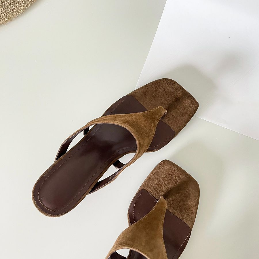 Retro-Chic Minimalistische Stiletto-Sandalen – Bild 3 | LuxeStyle