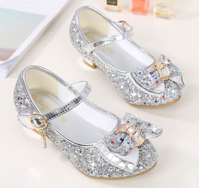 Tanzprinzessin-Schuhe mit Nieten – Bild 2 | LuxeStyle