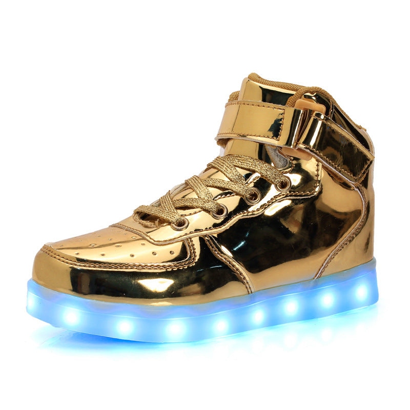 Leuchtende Kinder-Sneaker mit USB-Ladefunktion