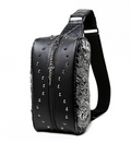 Gothic Umhängetasche mit Nieten und Drachenmuster | LuxeStyle