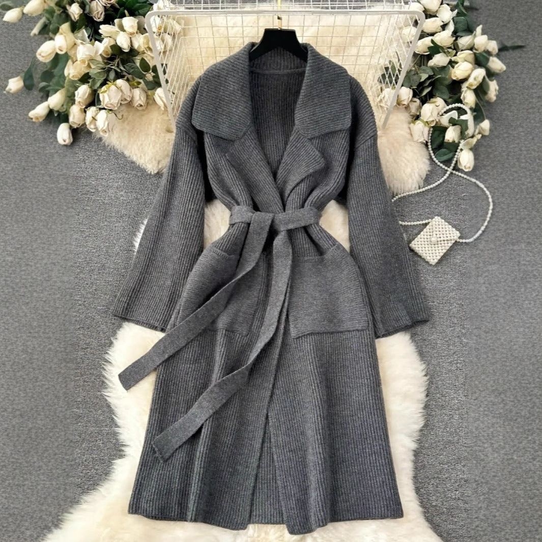 Eleganter Strick-Cardigan mit Schnürdetails