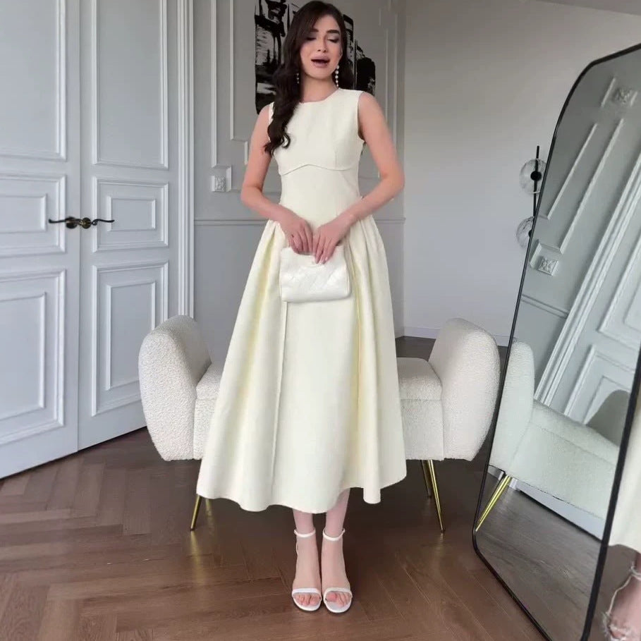 Elegantes A-Linien Kleid mit weiter Saum