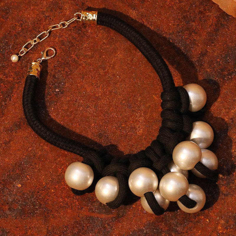 Extravagante Perlenkette mit Anhänger