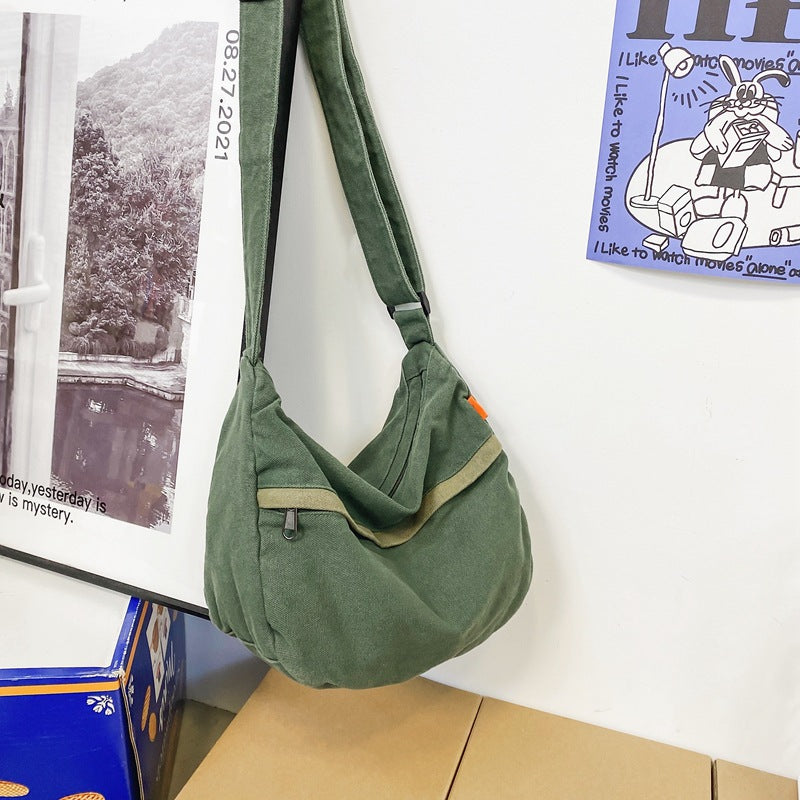 Canvas Bag im Street Style – Bild 4 | LuxeStyle