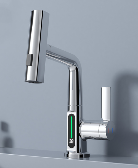 Digitaler Wasserhahn mit Ausziehbrause