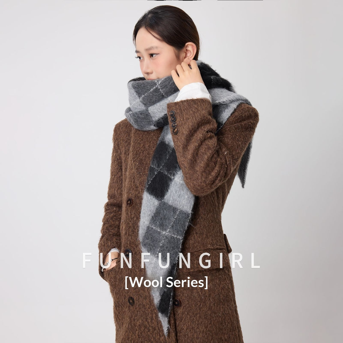 Triangular Schals mit Strassstein-Jacquard-Muster – Bild 6 | LuxeStyle