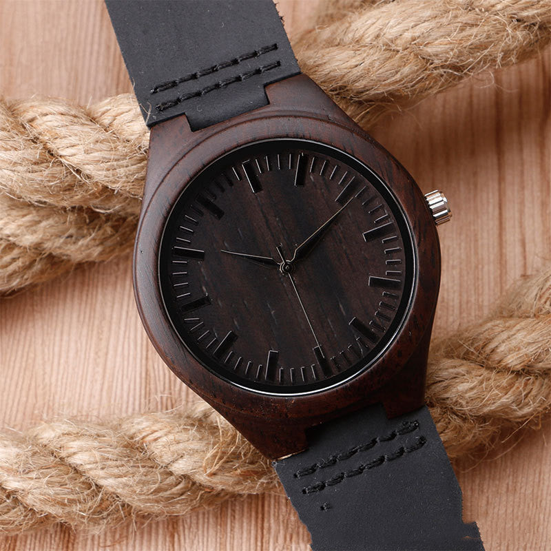 Holzgehäuse-Armbanduhr mit Lederimitatband – Bild 2 | LuxeStyle