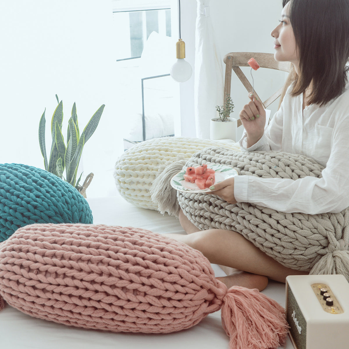 Handgemachtes Kissen aus Wolle – Bild 2 | LuxeStyle