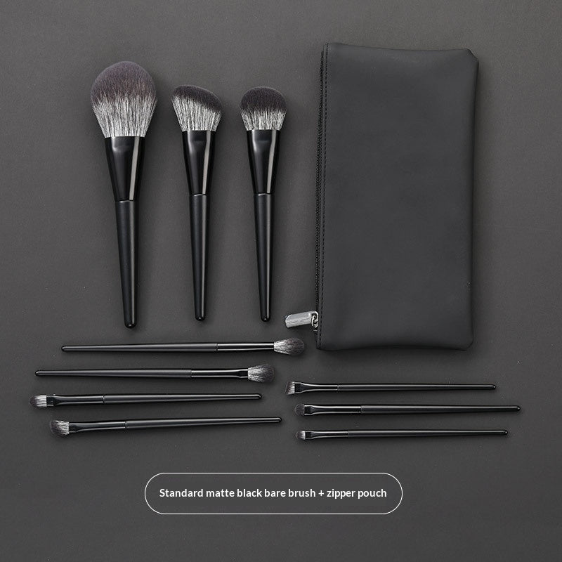 Mattes Make-up Pinselset mit Nylonborsten