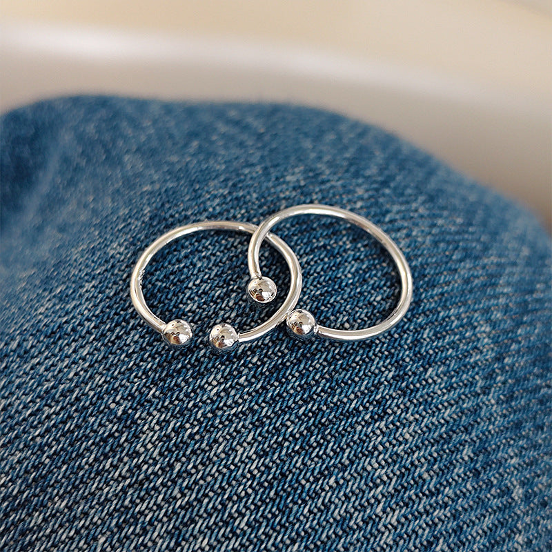 Minimalistischer Silberring mit Kugeldesign