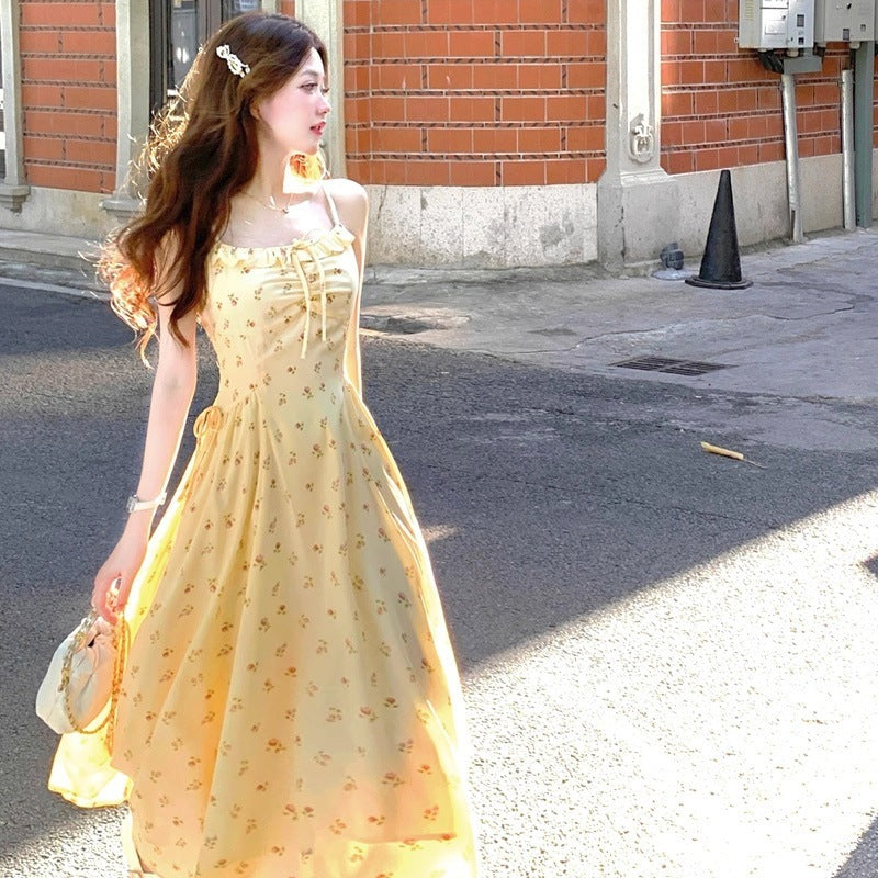 Gelbe Sommerschöner Maxi-Dress mit Spaghetti-Trägern