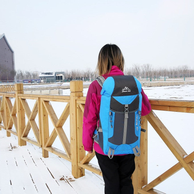 Outing Travel Outdoor Rucksack mit USB-Ladefunktion – Bild 3 | LuxeStyle