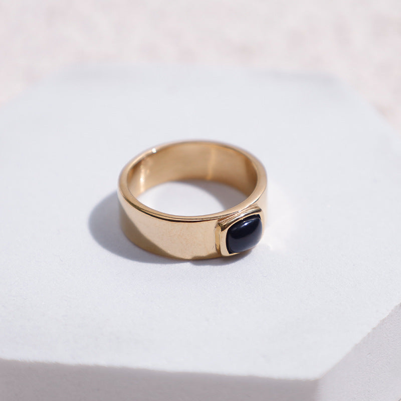 Eleganter Retro-Ring aus Edelstahl