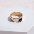 Eleganter Retro-Ring aus Edelstahl