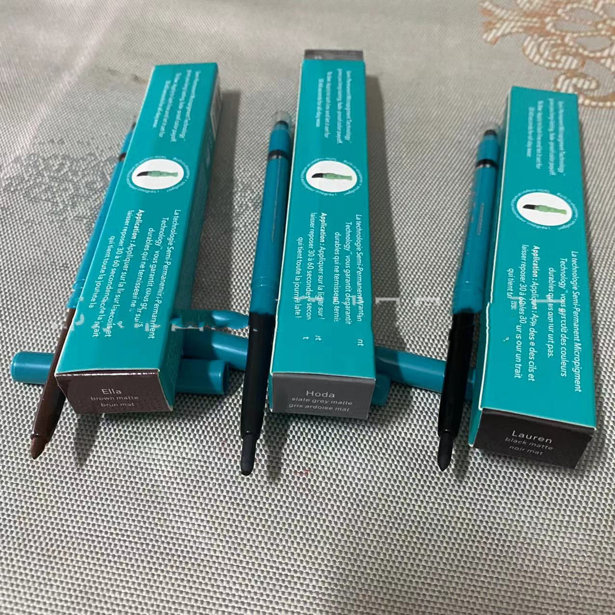 Wasserfester Eyeliner – Drei Farben – Bild 12 | LuxeStyle