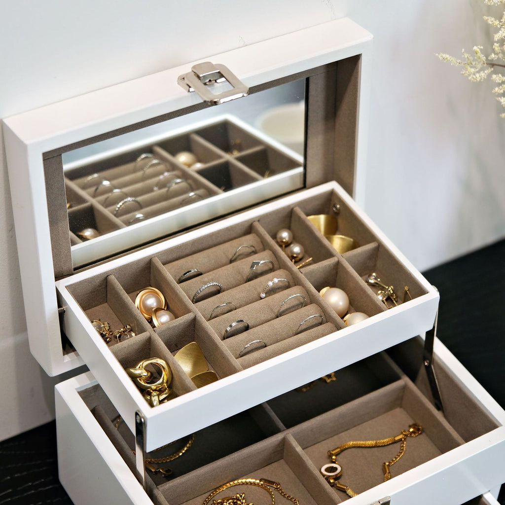 Schmuckbox aus Massivholz mit viel Platz – Bild 2 | LuxeStyle