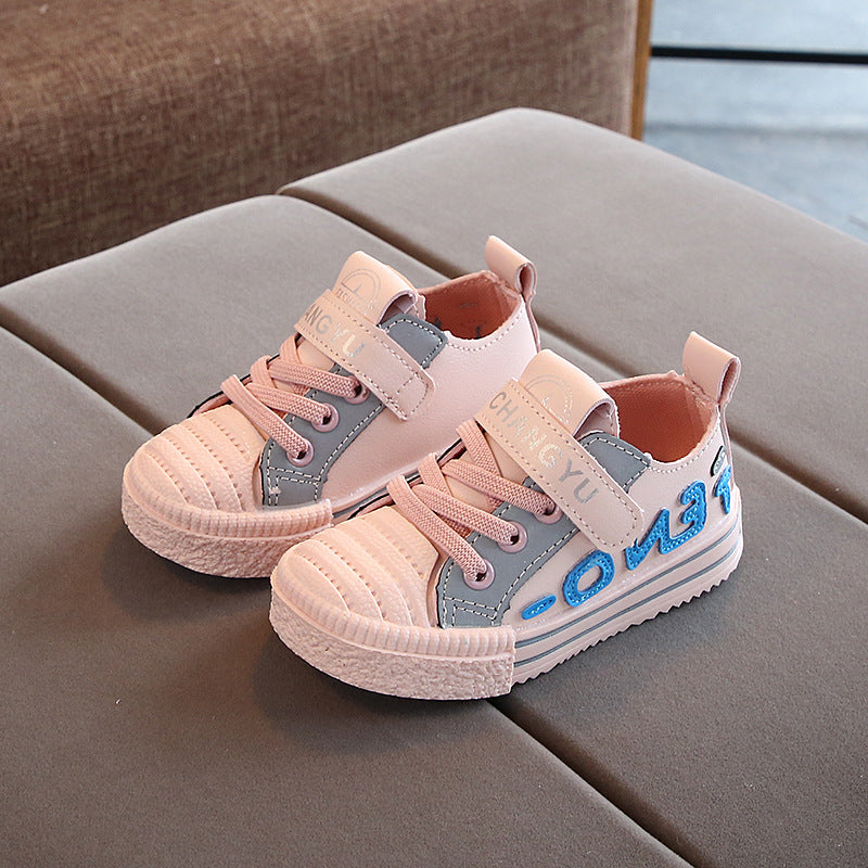 Weisse Kinderschuhe mit Klettverschluss – Bild 2 | LuxeStyle
