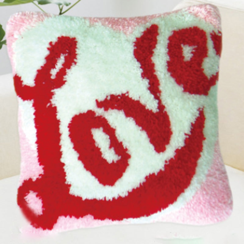 Wollkissen mit Kreuzstich – Bild 3 | LuxeStyle