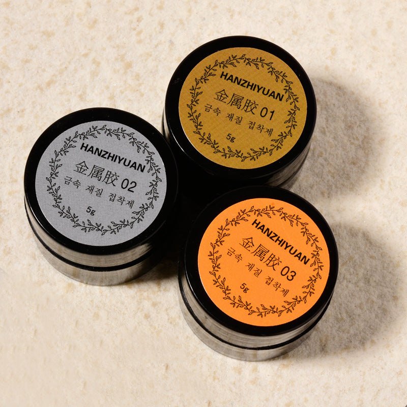 Metall-Nagelkleber für Spiegelglanz-Effekte