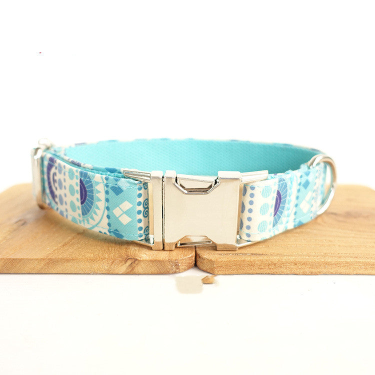Blauer Pflanzenkragen | LuxeStyle