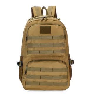 Tarnfarbener Outdoor-Rucksack mit grosser Kapazität – Bild 4 | LuxeStyle