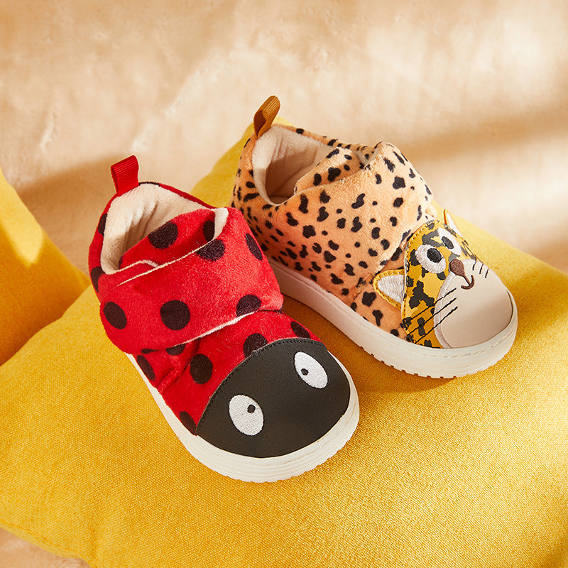 Baby-Hausschuhe mit Klettverschluss – Bild 5 | LuxeStyle