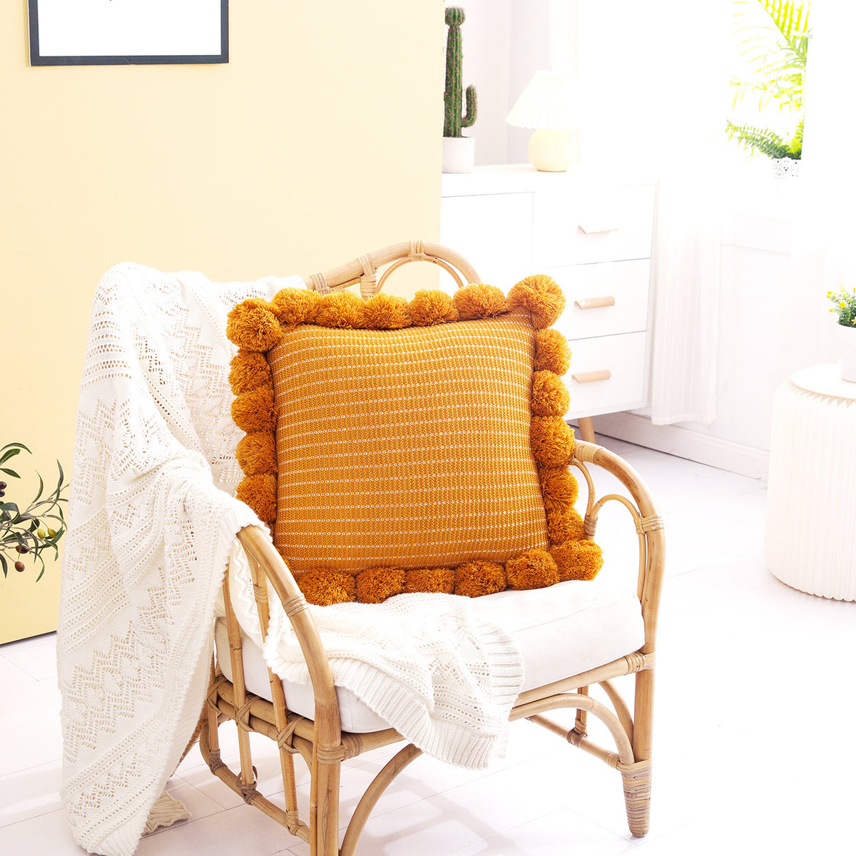 Grosses Strickkissen mit Zopfmuster – Bild 5 | LuxeStyle