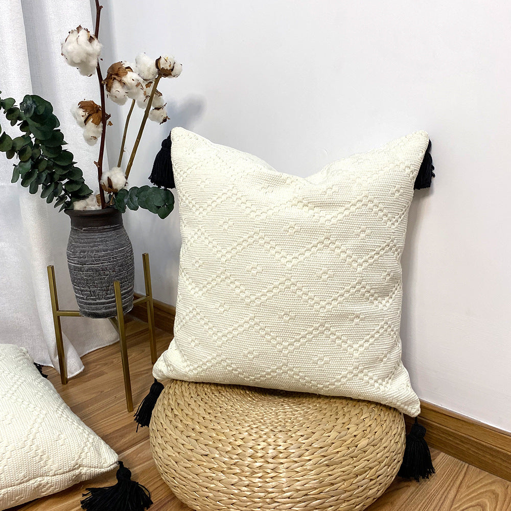 Gewebe-Kissenbezug mit Rautenmuster und Fransen – Bild 4 | LuxeStyle