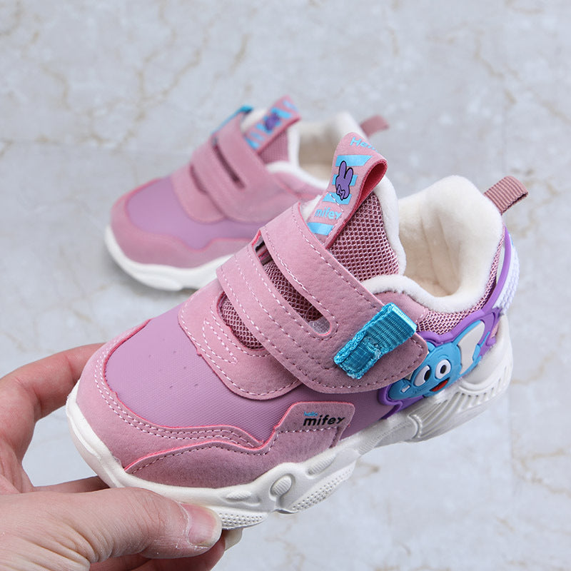 Superleichte Plüsch-Sneakers für Kinder – Bild 6 | LuxeStyle