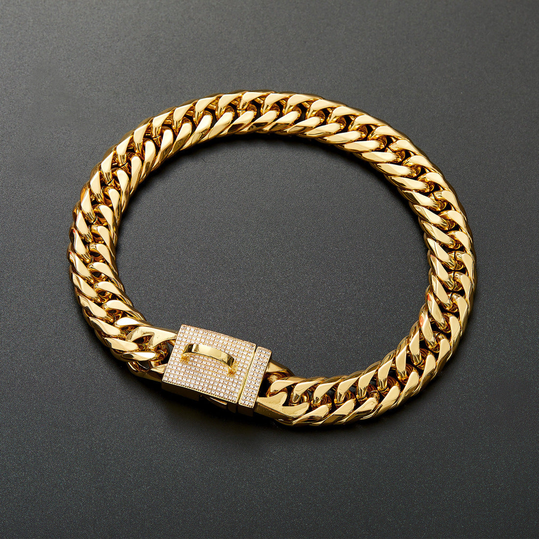 Goldenes Halsband für Hunde – Bild 3 | LuxeStyle