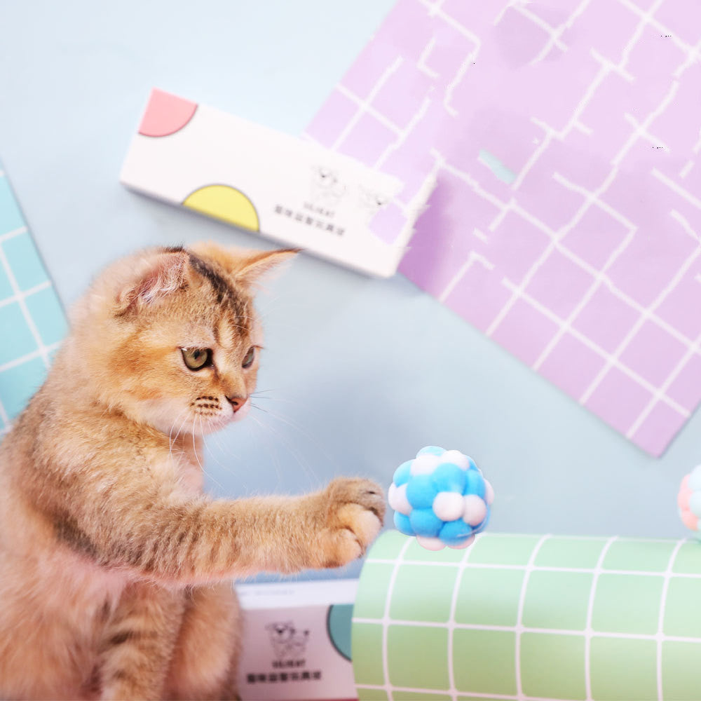 Plüsch-Spielball mit Glöckchen für Katzen – Bild 4 | LuxeStyle