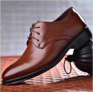 Spitze Herrenschuhe zum Schnüren