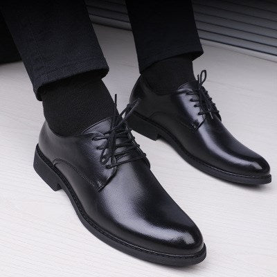 Spitze Herrenschuhe zum Schnüren