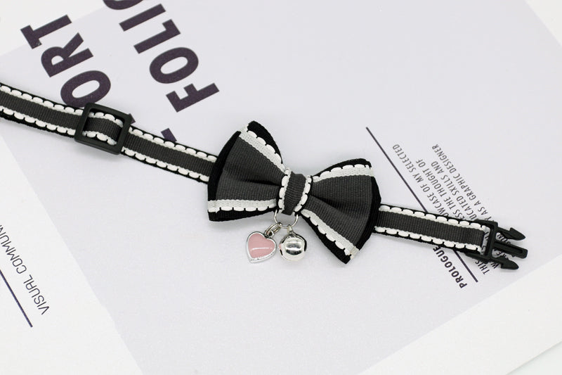 Halsband mit Glocke und Blumen-Design | LuxeStyle