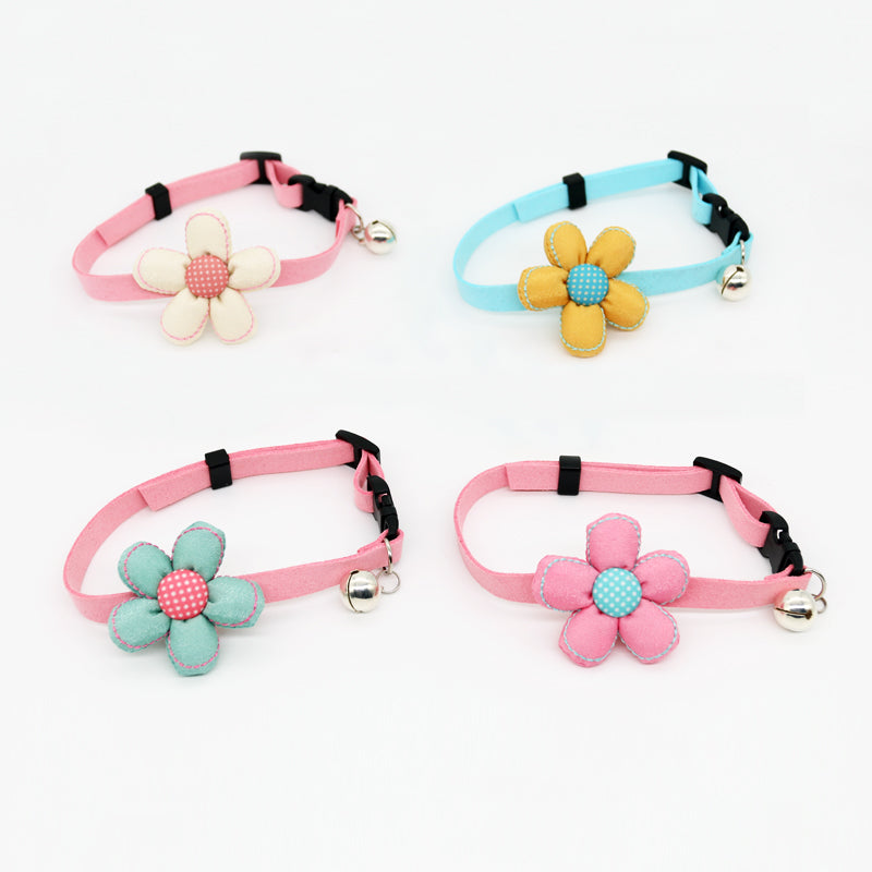 Halsband mit Glocke und Blumen-Design – Bild 9 | LuxeStyle