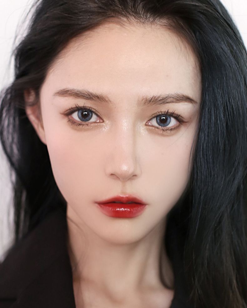 Black & White Swan Make-up Set