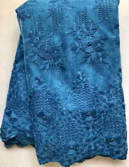 Blumenstickerei-Stoff aus 100% Polyester