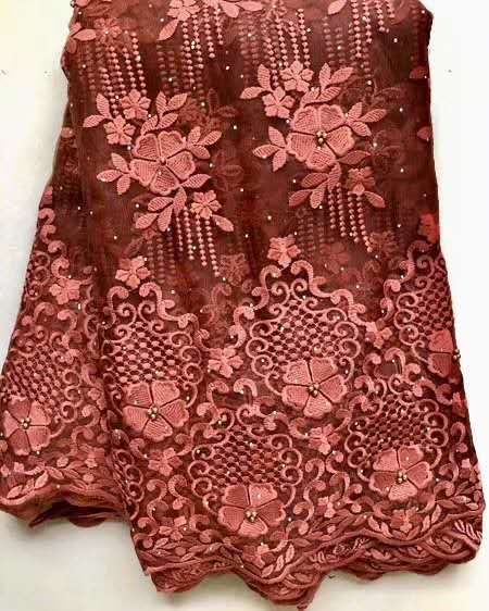 Blumenstickerei-Stoff aus 100% Polyester