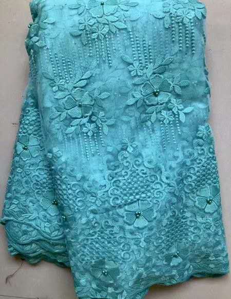Blumenstickerei-Stoff aus 100% Polyester