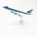 Flugzeugmodell aus Metall – Bild 1 | LuxeStyle