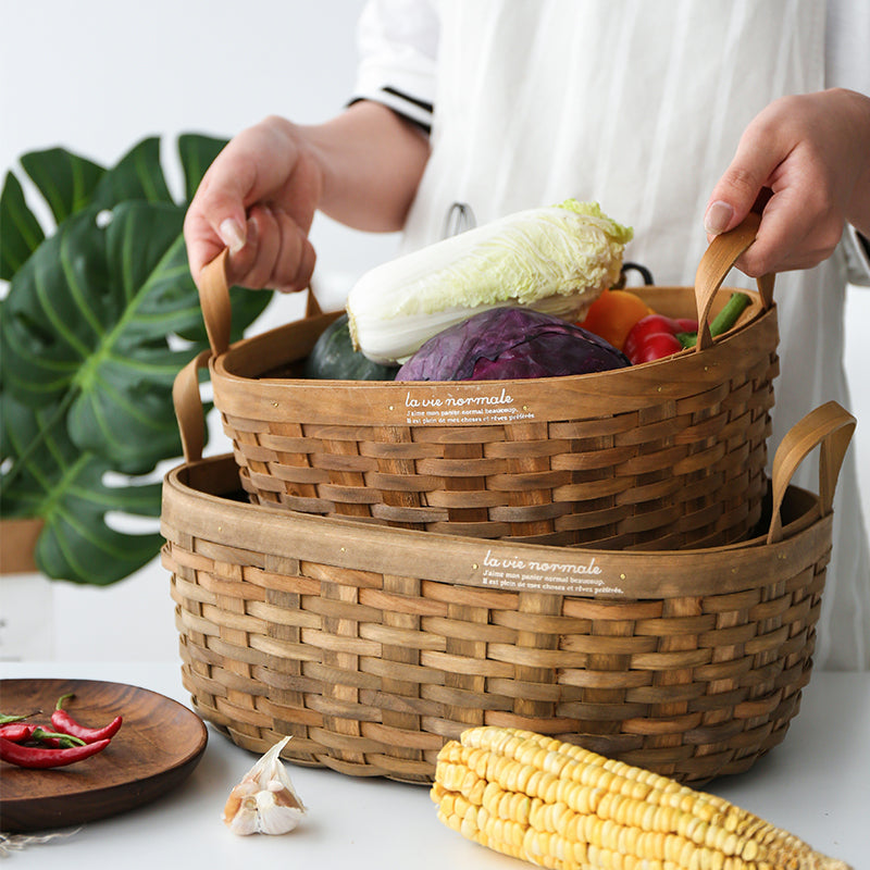 Handgewobener Korb aus karbonisiertem Holz – Bild 6 | LuxeStyle