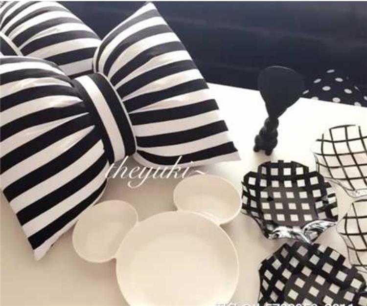 Schwarze und weisse Streifen-Kissen – Bild 7 | LuxeStyle