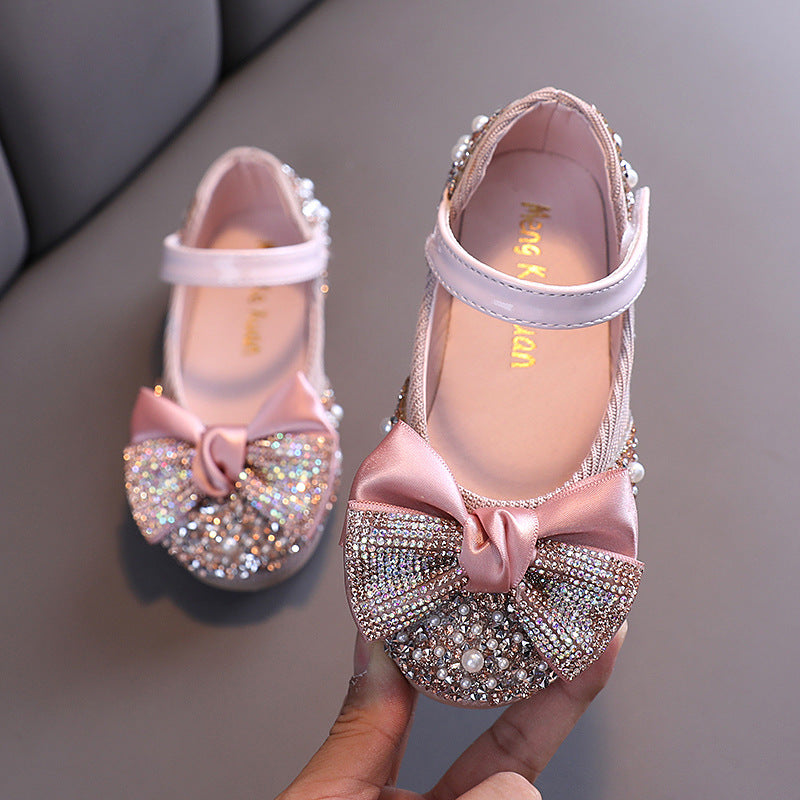 Glitzernde Kinder-Tanzschuhe mit Schleife