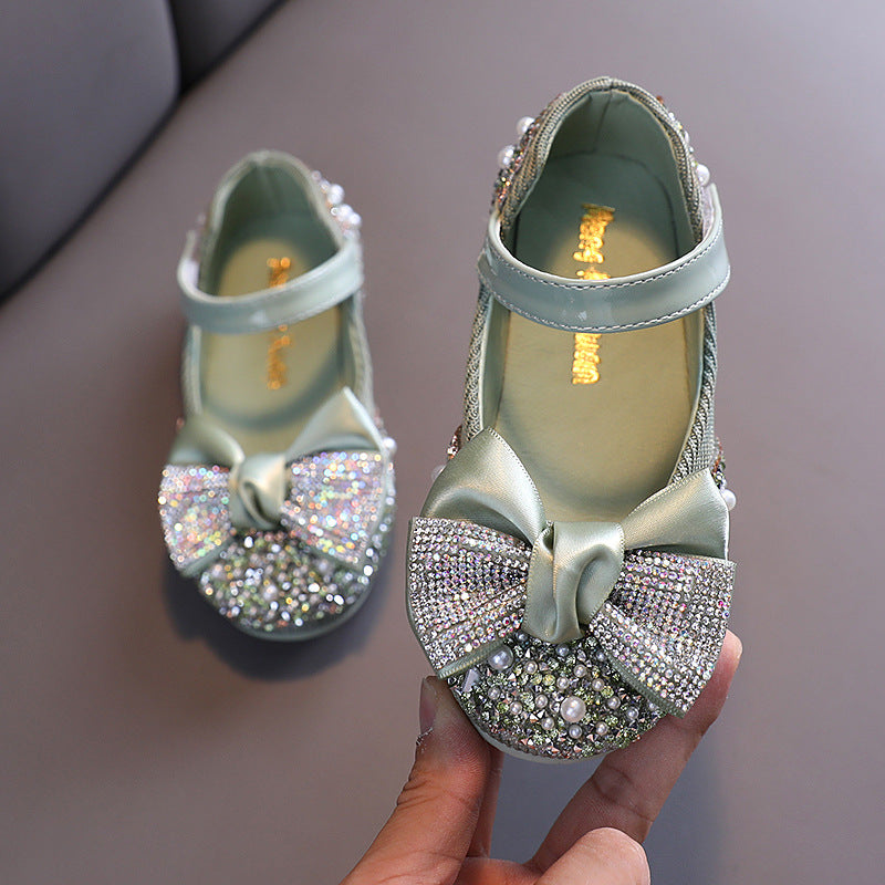 Glitzernde Kinder-Tanzschuhe mit Schleife