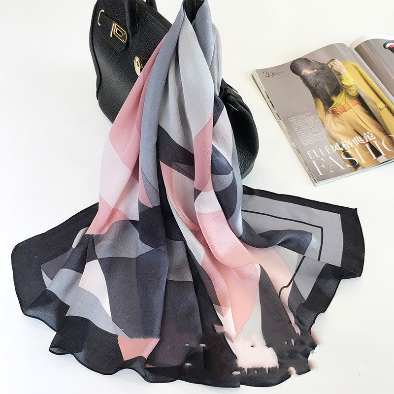 Seidenschal mit Geometrie-Muster | LuxeStyle