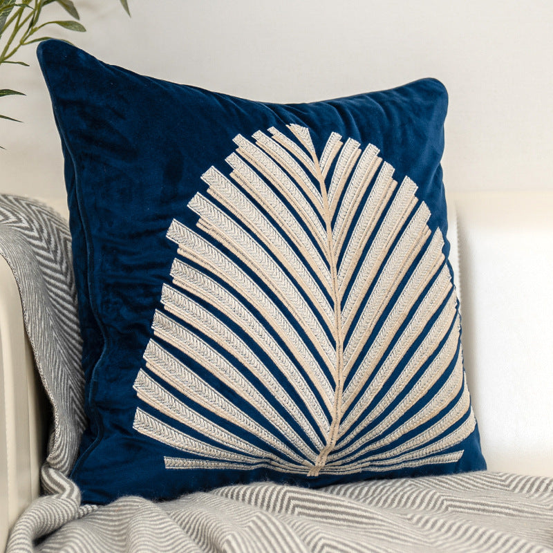 Samt-Kissenhülle mit Blätter-Stickerei – Bild 4 | LuxeStyle