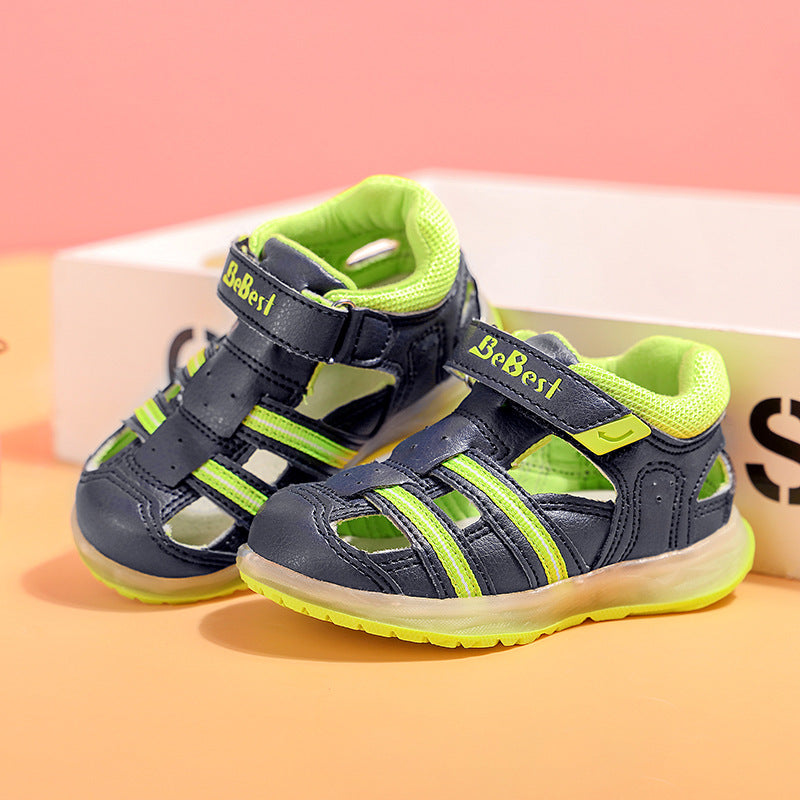 Baby- und Kinderschuhe mit Lichtern – Bild 2 | LuxeStyle