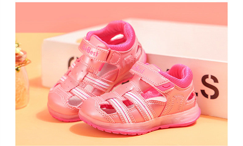 Baby- und Kinderschuhe mit Lichtern – Bild 3 | LuxeStyle