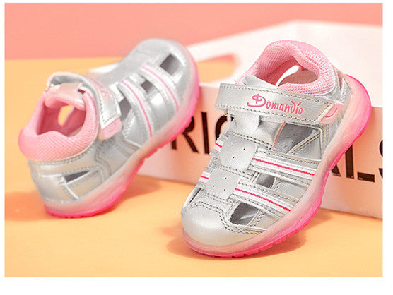 Baby- und Kinderschuhe mit Lichtern – Bild 6 | LuxeStyle